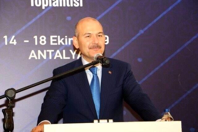 Süleyman Soylu: Asker selamı veren futbolcularımızı soruşturuyorlar, çok paniklemişler