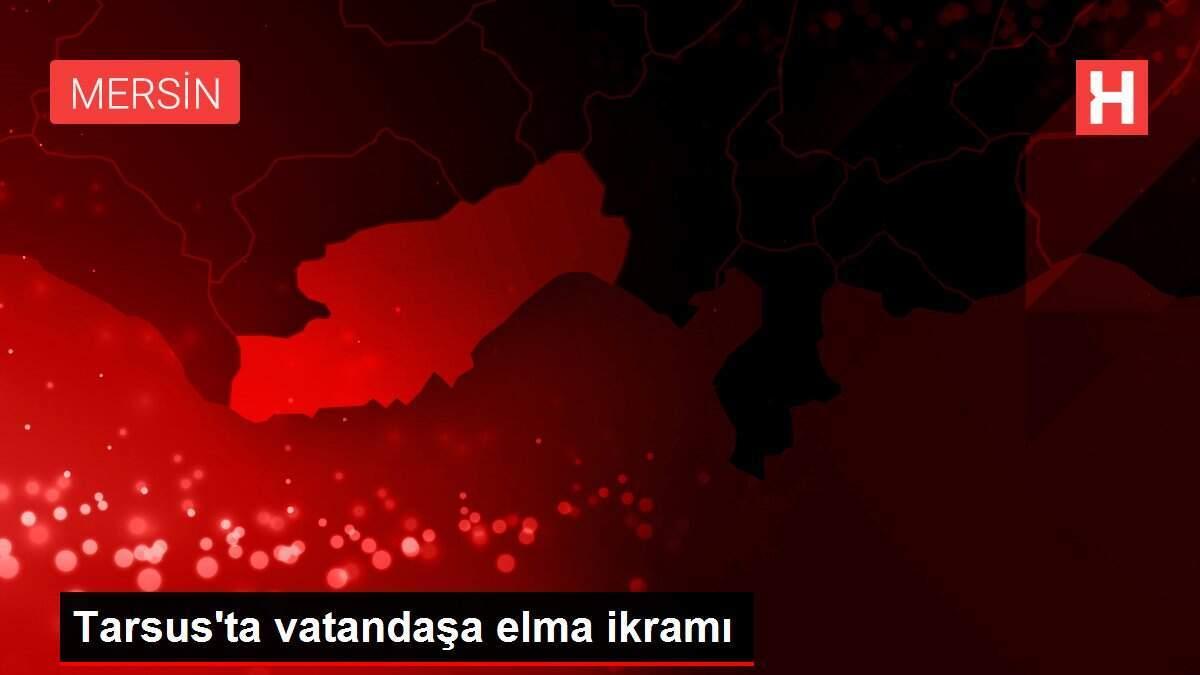 Tarsus'ta vatandaşa elma ikramı Tarsus'ta vatandaşa elma ikramı