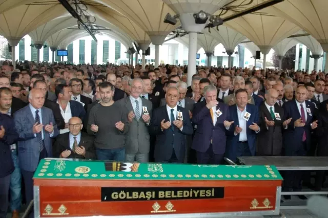Turan İlteber Yalçın son yolculuğuna uğurlandı Turan İlteber Yalçın son yolculuğuna uğurlandı