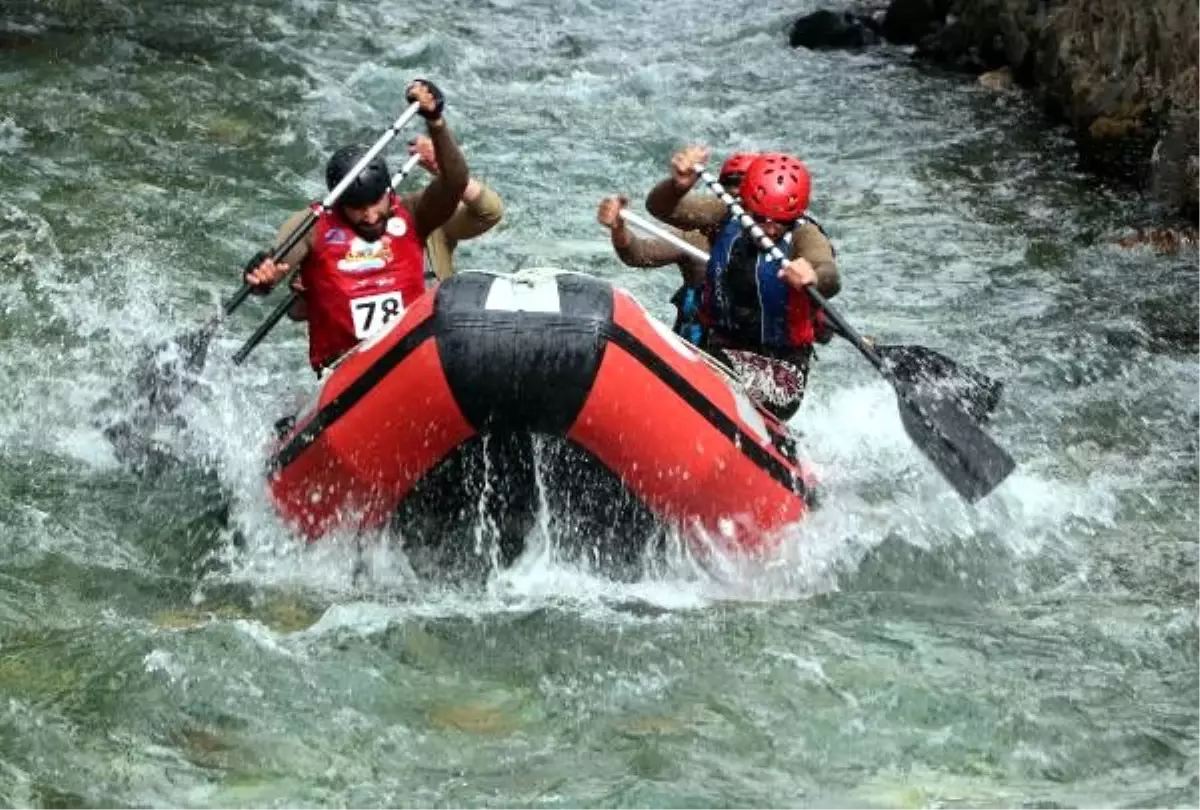 Türkiye Rafting Şampiyonası 2'nci ayak yarışları Bahçesaray'da başladı