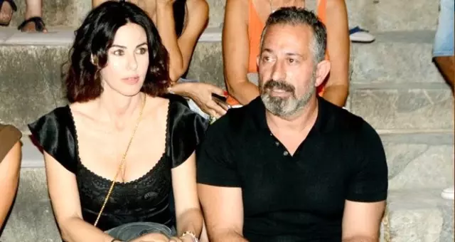 Uzun süredir aşk yaşayan Cem Yılmaz ve Defne Samyeli ayrıldı mı? Uzun süredir aşk yaşayan Cem Yılmaz ve Defne Samyeli ayrıldı mı?