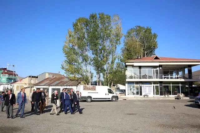 Vali Cüneyt Epcim Demirözü ve Gökçedere'de incelemede bulundu Vali Cüneyt Epcim Demirözü ve Gökçedere'de incelemede bulundu