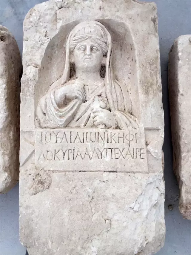 Zeugma Antik Kenti'nde kaçak kazı operasyonu Zeugma Antik Kenti'nde kaçak kazı operasyonu