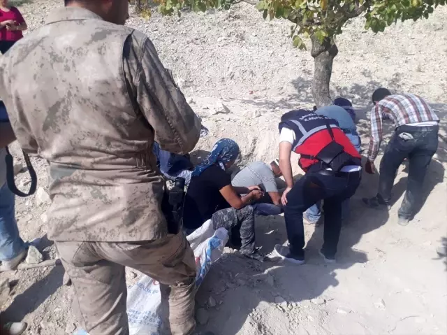 Zeugma Antik Kenti'nde kaçak kazı operasyonu Zeugma Antik Kenti'nde kaçak kazı operasyonu
