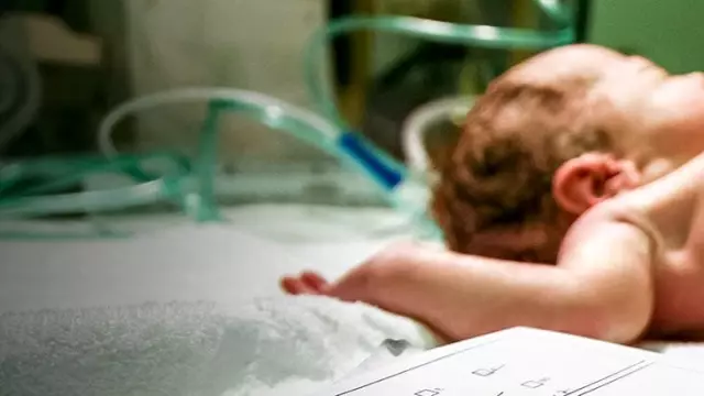 17 yaşındaki genç kız, tuvalette doğurduğu bebeğini çöp kovasına attı 17 yaşındaki genç kız, tuvalette doğurduğu bebeğini çöp kovasına attı