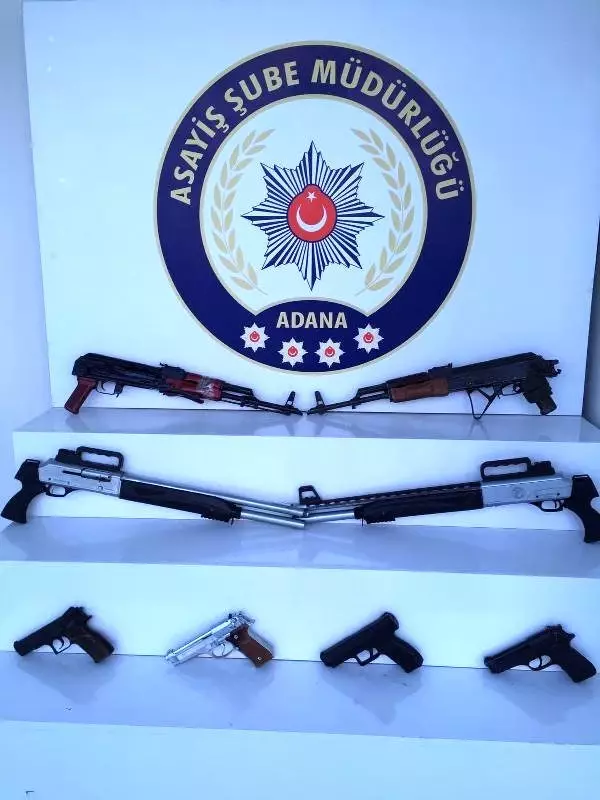 Adana'da aranan kişilere operasyon; 31 kişi yakalandı Adana'da aranan kişilere operasyon; 31 kişi yakalandı