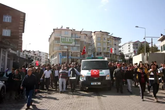 Ahlatlı şehit son yolculuğuna uğurlandı Ahlatlı şehit son yolculuğuna uğurlandı