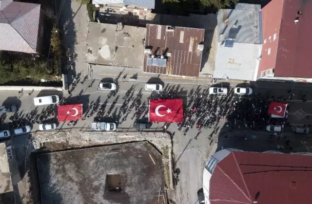 Ahlatlı şehit son yolculuğuna uğurlandı Ahlatlı şehit son yolculuğuna uğurlandı