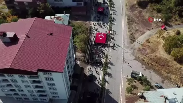Ahlatlı şehit son yolculuğuna uğurlandı Ahlatlı şehit son yolculuğuna uğurlandı