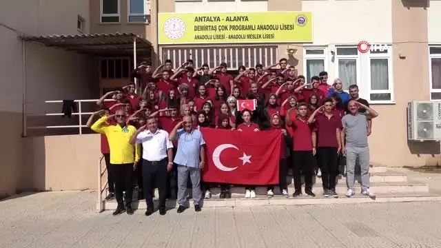 Alanyalı öğrencilerden Mehmetçiğe moral mektubu Alanyalı öğrencilerden Mehmetçiğe moral mektubu