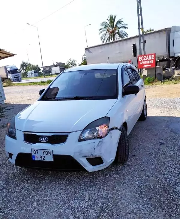 Alkollü sürücü, vali yardımcısının bulunduğu otomobile çarptı Alkollü sürücü, vali yardımcısının bulunduğu otomobile çarptı