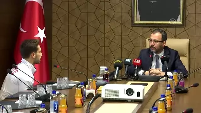 Bakan Kasapoğlu, başarılı cimnastikçileri kabul etti Bakan Kasapoğlu, başarılı cimnastikçileri kabul etti