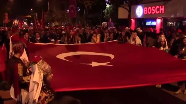 Balıkesir'de harekata destek yürüyüşüne binlerce kişi katıldı