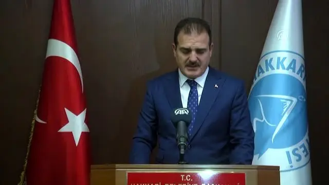 'Belediyemizin kaynakları terör örgütlerine, işbirlikçilerine peşkeş çekilmeyecek' 'Belediyemizin kaynakları terör örgütlerine, işbirlikçilerine peşkeş çekilmeyecek'