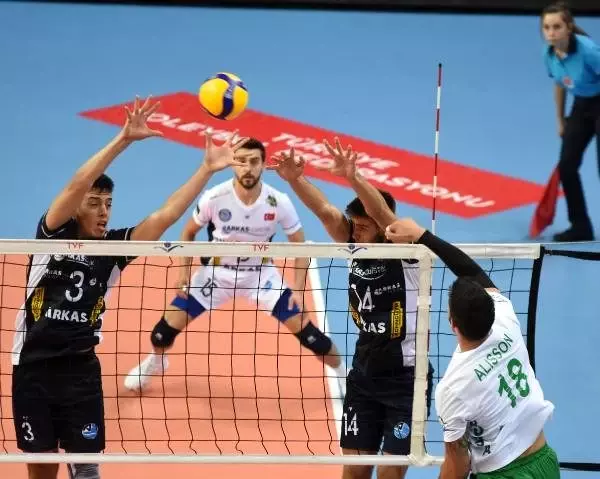 Bursa Büyükşehir Belediyespor-Arkasspor: 3-0 Bursa Büyükşehir Belediyespor-Arkasspor: 3-0