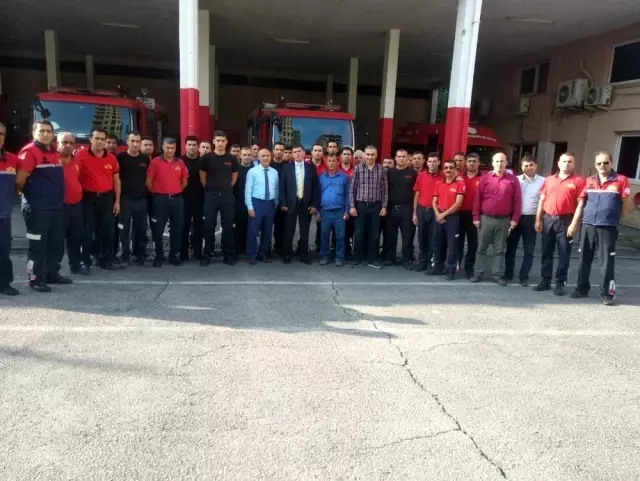 Dr. Halisçelik, itfaiyeyi ziyaret etti Dr. Halisçelik, itfaiyeyi ziyaret etti
