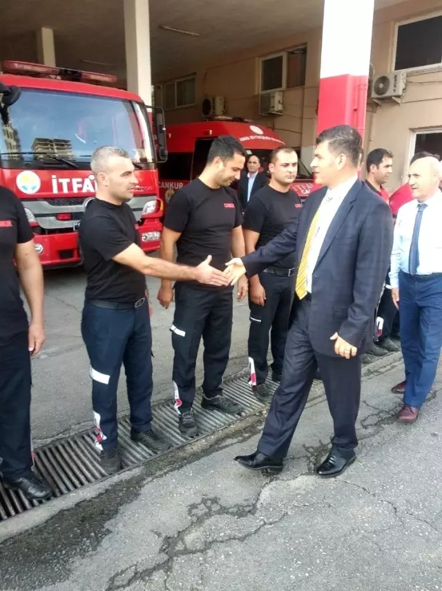 Dr. Halisçelik, itfaiyeyi ziyaret etti Dr. Halisçelik, itfaiyeyi ziyaret etti