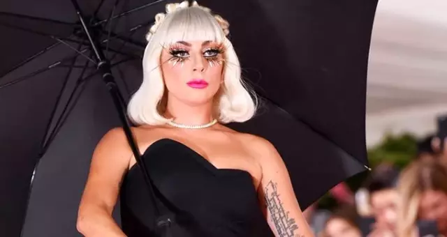 Dünyaca ünlü şarkıcı Lady Gaga'dan çırılçıplak küvet pozu Dünyaca ünlü şarkıcı Lady Gaga'dan çırılçıplak küvet pozu