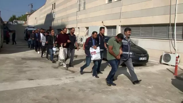 Elazığ'da PKK/KCK operasyonu: 11 şüpheli adliyeye sevk edildi Elazığ'da PKK/KCK operasyonu: 11 şüpheli adliyeye sevk edildi