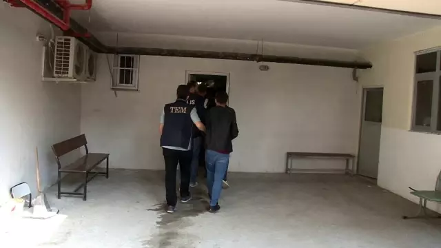 Elazığ'da PKK/KCK operasyonu: 11 şüpheli adliyeye sevk edildi Elazığ'da PKK/KCK operasyonu: 11 şüpheli adliyeye sevk edildi