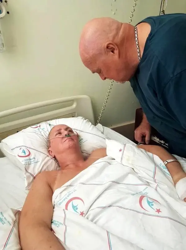 Felç geçiren İngiliz hasta, ülkesine dönmek için yardım bekliyor Felç geçiren İngiliz hasta, ülkesine dönmek için yardım bekliyor