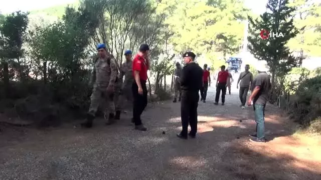 Fethiye'de kaybolan yaşlı adamı arama çalışmaları havadan görüntülendi Fethiye'de kaybolan yaşlı adamı arama çalışmaları havadan görüntülendi