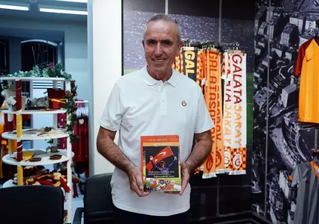 Galatasaray efsanesi Zoran Simoviç, imza gününde taraftarlarla buluştu Galatasaray efsanesi Zoran Simoviç, imza gününde taraftarlarla buluştu