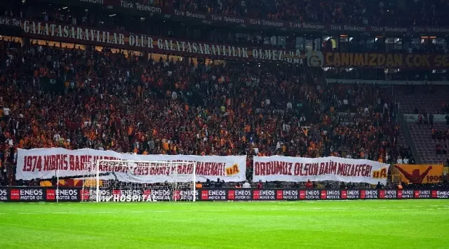 Galatasaraylı taraftarlardan Barış Pınarı Harekatı'na destek Galatasaraylı taraftarlardan Barış Pınarı Harekatı'na destek