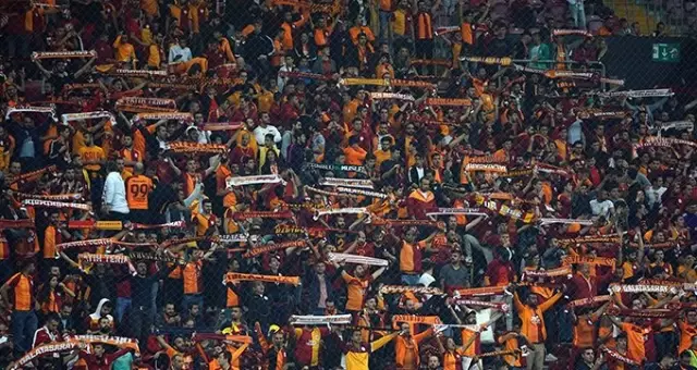 Galatasaraylı taraftarlardan Barış Pınarı Harekatı'na destek