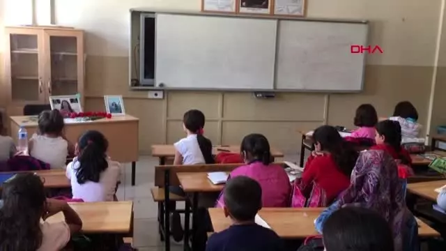 Gaziantep öğrencileri cemile öğretmeni gözyaşlarıyla andı