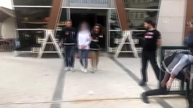 Gelin görümce fuhuş yaptırdığı iddiasıyla yakalandı Gelin görümce fuhuş yaptırdığı iddiasıyla yakalandı