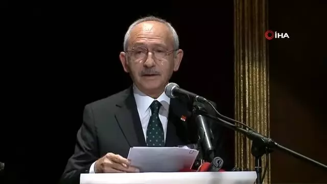 Hayatını kaybeden iki eski bakan Orhan Birgit ve Ali Topuz için Kadıköy'de tören düzenlendi Hayatını kaybeden iki eski bakan Orhan Birgit ve Ali Topuz için Kadıköy'de tören düzenlendi