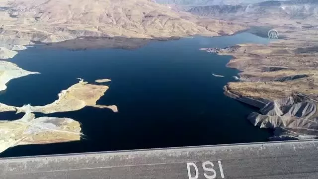 Ilısu Barajı Gölü tekneyle buluştu Ilısu Barajı Gölü tekneyle buluştu