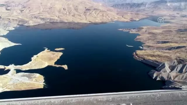 Ilısu Barajı Gölü tekneyle buluştu Ilısu Barajı Gölü tekneyle buluştu