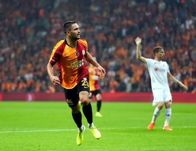 İlk yarıda 2 gol var İlk yarıda 2 gol var
