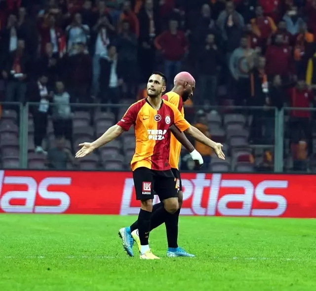 İlk yarıda 2 gol var İlk yarıda 2 gol var