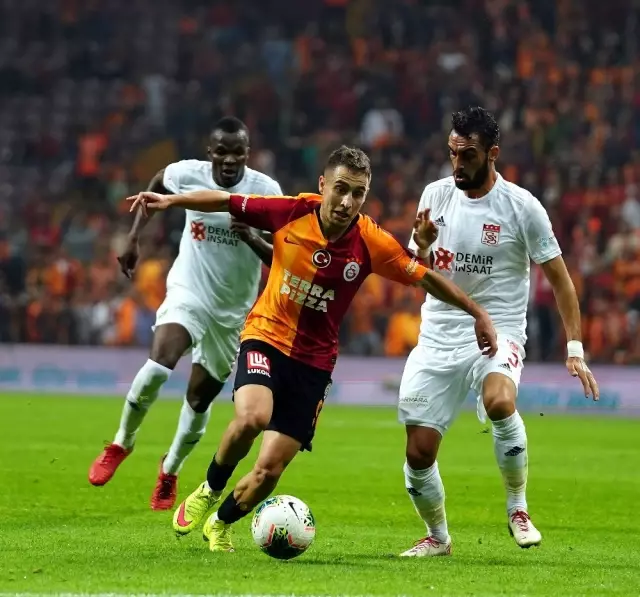 İlk yarıda 2 gol var İlk yarıda 2 gol var