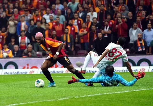 İlk yarıda 2 gol var İlk yarıda 2 gol var