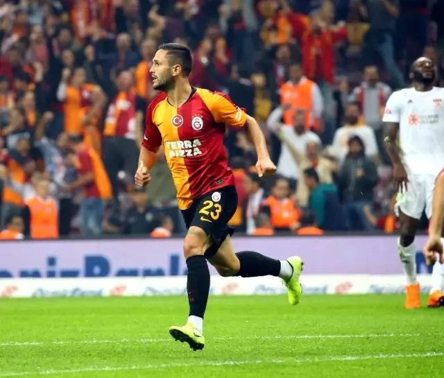 İlk yarıda 2 gol var İlk yarıda 2 gol var