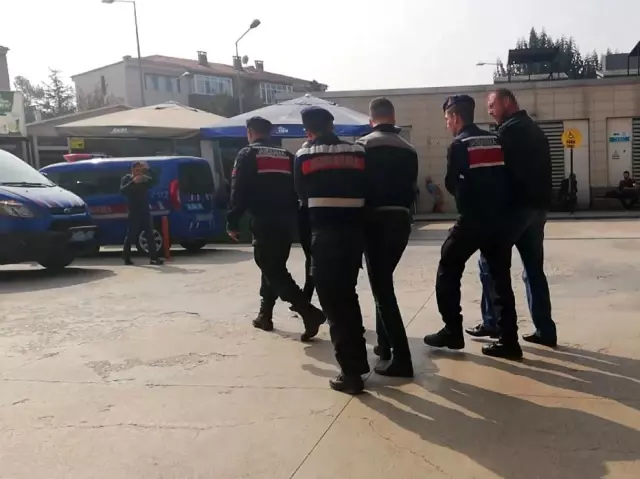 İnegöl'de uyuşturucu operasyonunda 3 gözaltı İnegöl'de uyuşturucu operasyonunda 3 gözaltı
