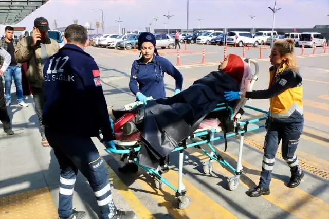 Irak uyruklu anne ile kızı Porsuk Çayı'na düştü Irak uyruklu anne ile kızı Porsuk Çayı'na düştü