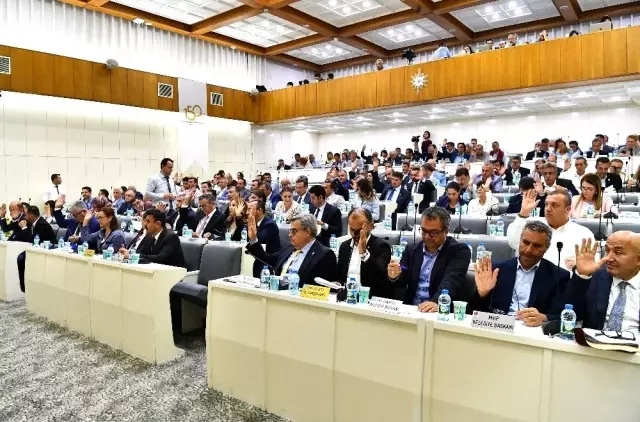 İzmir Büyükşehir Belediye Meclisinde gündem Göztepe İzmir Büyükşehir Belediye Meclisinde gündem Göztepe