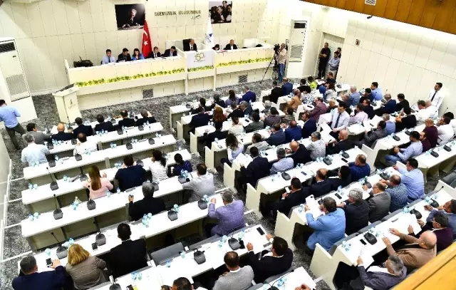 İzmir Büyükşehir Belediye Meclisinde gündem Göztepe İzmir Büyükşehir Belediye Meclisinde gündem Göztepe