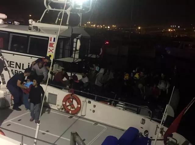 İzmir'de 405 kaçak göçmen yakalandı İzmir'de 405 kaçak göçmen yakalandı