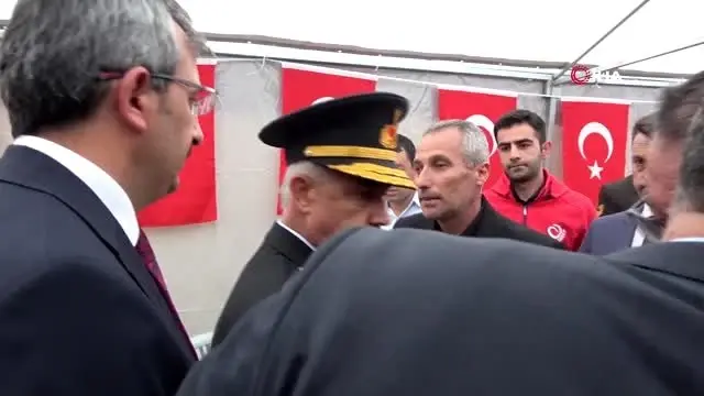 Jandarma Genel Komutanı'ndan şehit ailesine ziyaret Jandarma Genel Komutanı'ndan şehit ailesine ziyaret