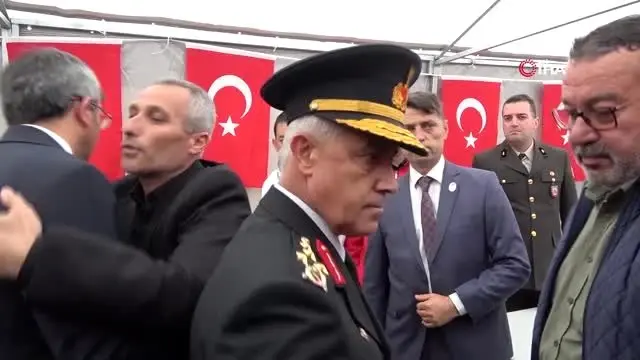 Jandarma Genel Komutanı'ndan şehit ailesine ziyaret Jandarma Genel Komutanı'ndan şehit ailesine ziyaret