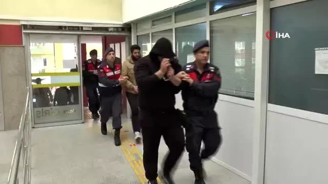 Kafa kesen teröristin 4 öğrencisi Kocaeli'de yakalandı Kafa kesen teröristin 4 öğrencisi Kocaeli'de yakalandı