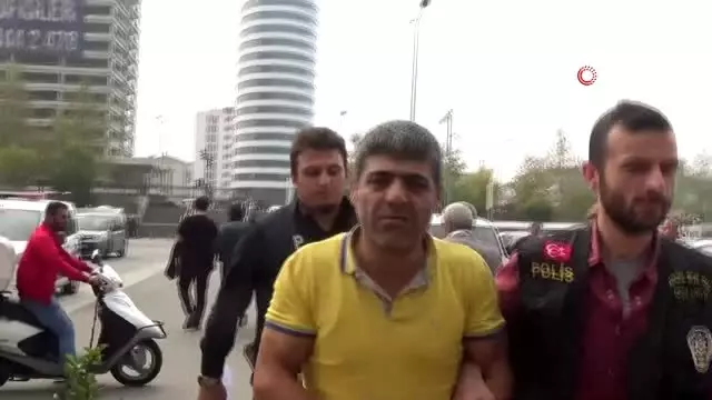 Köprüyü silahla trafiğe kapatan şüpheli tutuklandı Köprüyü silahla trafiğe kapatan şüpheli tutuklandı
