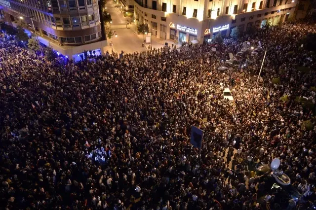 Lübnan'da protestoculara ateş açıldı: 1 ölü, 7 yaralı Lübnan'da protestoculara ateş açıldı: 1 ölü, 7 yaralı