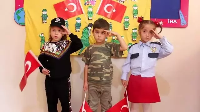 Minik öğrencilerden Mehmetçik'e duygulandıran destek Minik öğrencilerden Mehmetçik'e duygulandıran destek